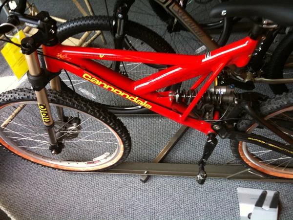 Cannondale Super V 4000 Cannondale Super V 4000