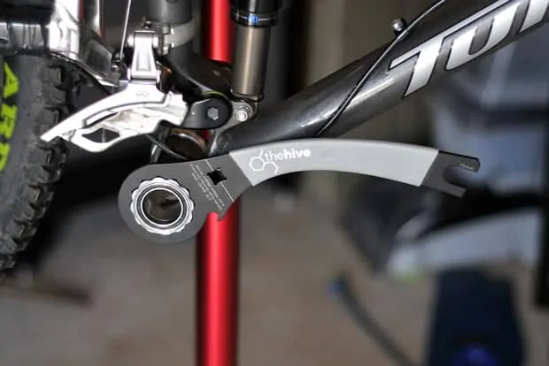 the Hive Bottom Bracket Tool the Hive Bottom Bracket Tool